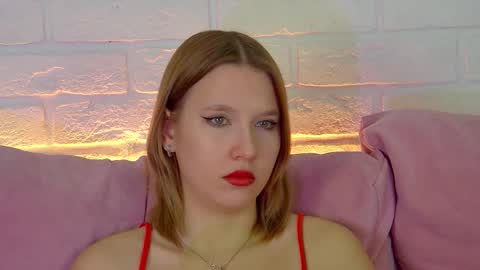 LiliLinn online show from 12/05/25, 05:05