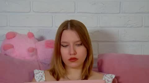 LiliLinn online show from 05/11/26, 02:45