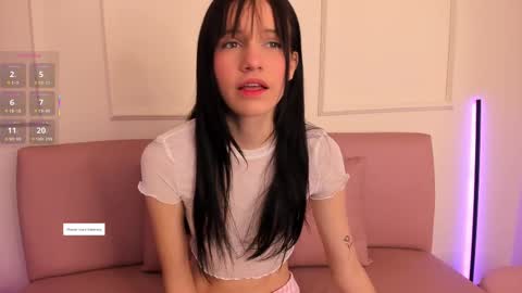 Snapshot of lilily_lv chatting on 10/07/25, 12:13 Lilly online show from 10/07/25, 12:13