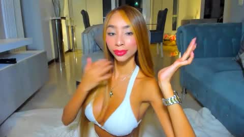 Snapshot of lilipinkette chatting on 03/27/26, 02:50 Lili online show from 03/27/26, 02:50