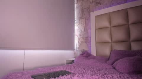 Snapshot of lilit_jade chatting on 12/13/24, 01:22 Lilit online show from 12/13/24, 01:22