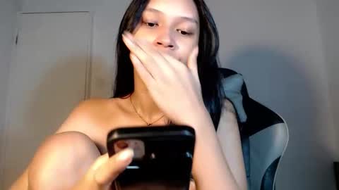 Snapshot of lilit_sensual chatting on 01/12/26, 11:26 Chloe online show from 01/12/26, 11:26