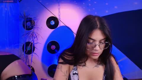 Lilith and Khloe  online show from 11/14/25, 11:31