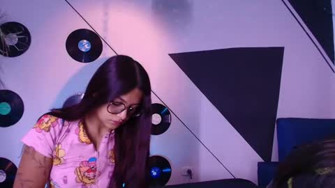 Lilith and Khloe  online show from 03/17/26, 11:24