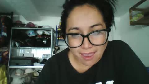 Laura lopez online show from 09/27/25, 03:39