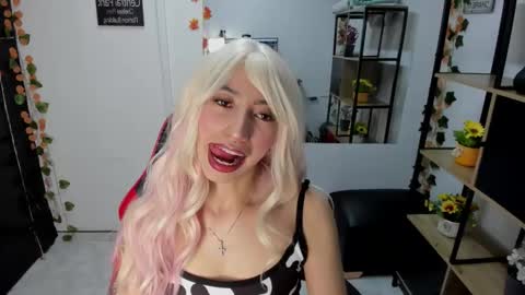 lilith cooper20 online show from 12/16/25, 10:37