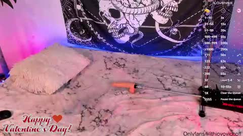 Snapshot of lilith_jovovich chatting on 02/15/25, 04:47              online show from 02/15/25, 04:47