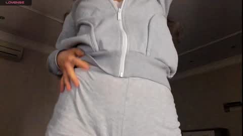 Snapshot of lilith_lutherlow chatting on 01/19/25, 06:21 lilith online show from 01/19/25, 06:21