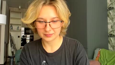 Snapshot of lilith_lutherlow chatting on 01/16/26, 12:42 lilith online show from 01/16/26, 12:42