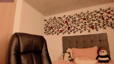 lilith_miller21 online show from 11/07/25, 09:37