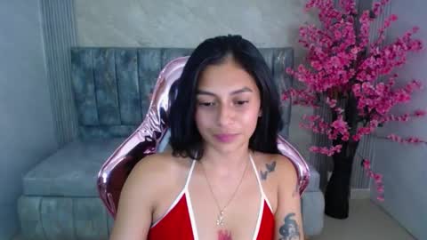Snapshot of lilith_petit_sub chatting on 01/18/25, 03:49 Lilith  online show from 01/18/25, 03:49