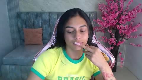 Snapshot of lilith_petit_sub chatting on 01/25/25, 03:52 Lilith  online show from 01/25/25, 03:52