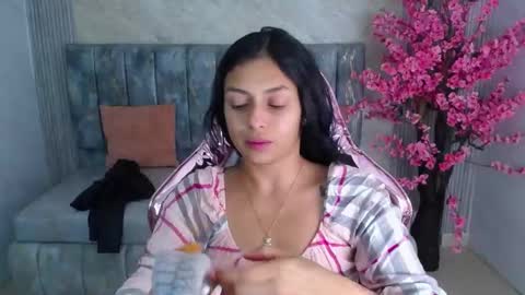 Snapshot of lilith_petit_sub chatting on 01/28/25, 12:43 Lilith  online show from 01/28/25, 12:43
