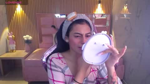 Snapshot of lilith_petit_sub chatting on 02/21/25, 01:22 Lilith  online show from 02/21/25, 01:22