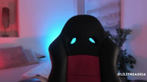 lilith_sage_ online show from 11/05/25, 12:16