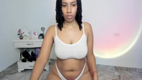 Snapshot of lilith_vision chatting on 06/19/26, 04:17 Alejandra online show from 06/19/26, 04:17