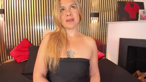   online show from 10/05/25, 03:10