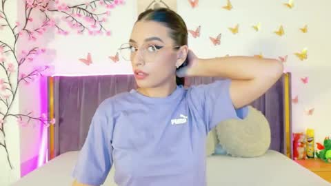 Snapshot of lilithcapri777 chatting on 05/18/26, 09:48 Lily online show from 05/18/26, 09:48
