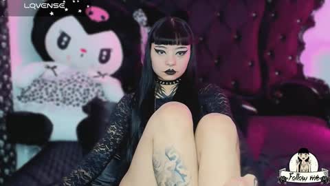 Snapshot of lilithmoon666 chatting on 11/11/25, 12:10 online show from 11/11/25, 12:10