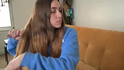 Snapshot of lilithoftrees chatting on 12/18/25, 06:36 L online show from 12/18/25, 06:36