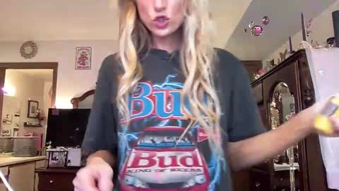 Lilithohfish online show from 05/17/26, 08:05