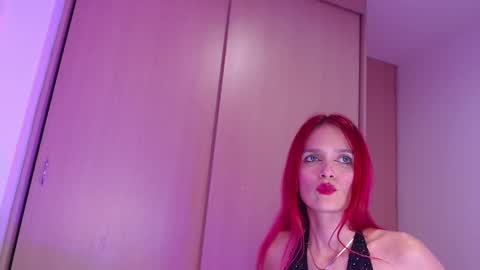 Snapshot of lilithqueen1 chatting on 01/08/25, 02:57 La pelirroja online show from 01/08/25, 02:57