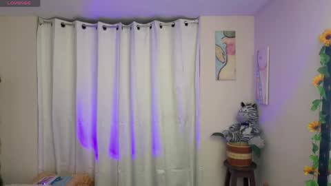 Snapshot of lilithrose_b chatting on 04/15/26, 06:53 Lele online show from 04/15/26, 06:53