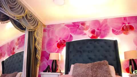 Snapshot of lilithsnoop chatting on 11/13/25, 03:11 Lilith Snoop online show from 11/13/25, 03:11