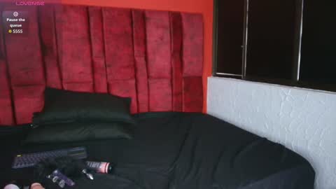 Snapshot of lilithvibe__ chatting on 02/18/26, 06:37 LILITH online show from 02/18/26, 06:37