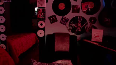 Snapshot of lilithword chatting on 10/12/25, 06:40 Call me Lilith online show from 10/12/25, 06:40