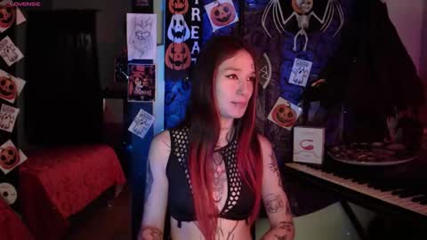 Snapshot of lilithword chatting on 10/15/25, 01:11 Call me Lilith online show from 10/15/25, 01:11