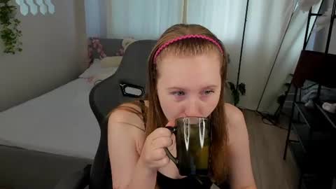  Lili Tiny  GMT2 3-10AM  MonTueWedThuSat online show from 07/29/26, 01:37