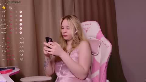 Snapshot of lilkitty_melanie chatting on 05/29/26, 05:49 Melanie online show from 05/29/26, 05:49