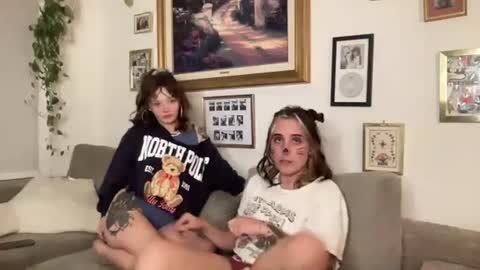 lilldaddysgirl online show from 11/01/25, 02:35