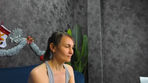 lillian_white1 online show from 01/16/25, 11:04