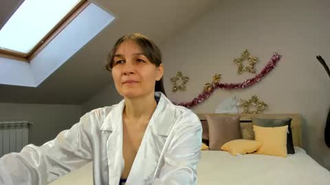 lillian_white1 online show from 01/17/25, 06:15