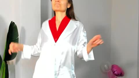 lillian_white1 online show from 02/02/25, 07:09