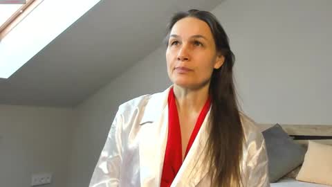 lillian_white1 online show from 02/15/25, 08:00