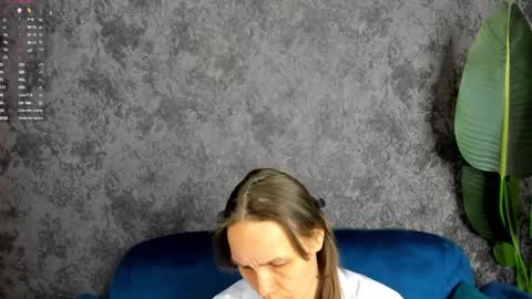 lillian_white1 online show from 02/24/25, 07:00