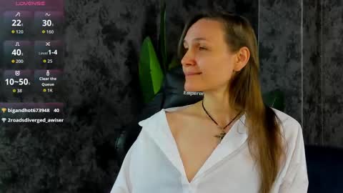 lillian_white1 online show from 05/15/26, 11:34