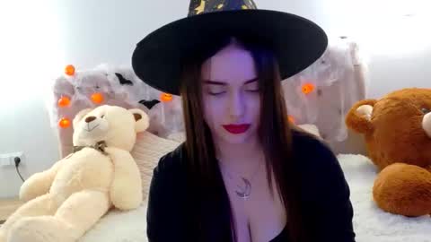 lilliana_moon online show from 10/31/25, 10:27