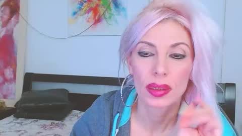 Lara online show from 02/13/25, 07:21