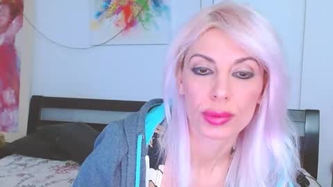 Lara online show from 02/17/25, 03:25