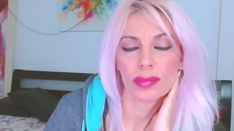 Lara online show from 02/22/25, 09:26