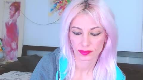 Lara online show from 03/03/25, 11:24