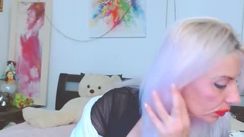 Lara online show from 11/01/25, 05:59