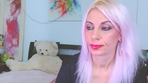 Lara online show from 11/14/25, 06:50