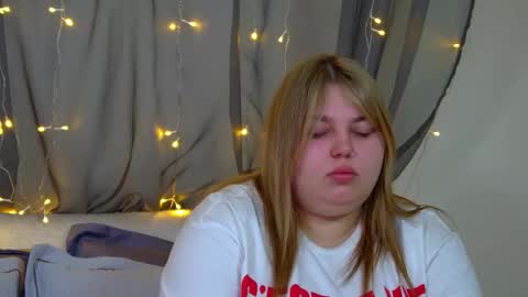 LillianHaig online show from 11/16/25, 06:41