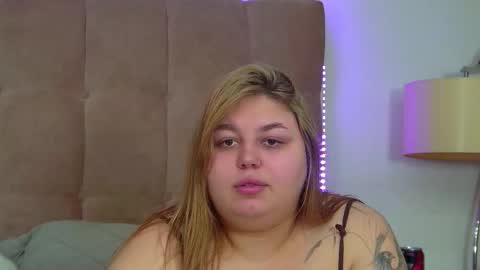 LillianHaig online show from 11/18/25, 06:45