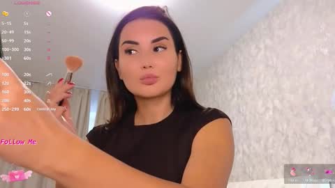 Snapshot of lilliasweety chatting on 11/11/25, 04:12 Lara Angel online show from 11/11/25, 04:12